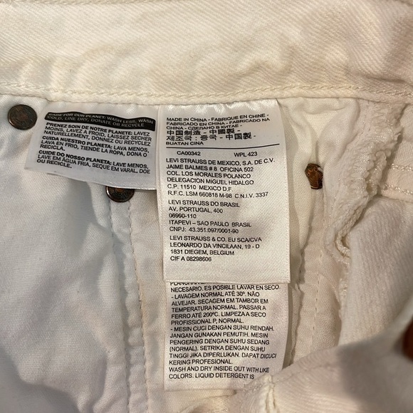 Levi’s 501 Cream Short Shorts - Picture 4 of 9